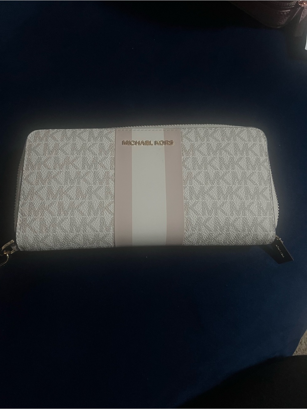 Michael Kors White Wallet with Blush Center Stripe and Gold Logo